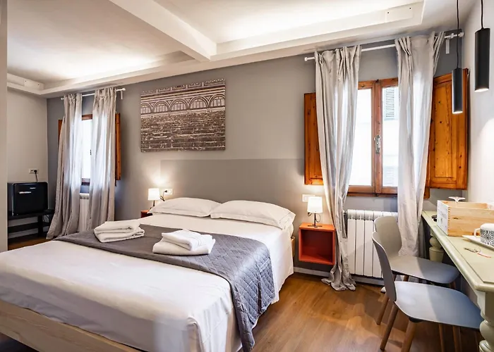 Guesthost - Pisana 236 Suites